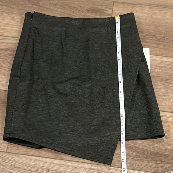 NWT TOBI Asymmetrical Envelope Wrap Skirt, Grey, Size Medium - Picture 8 of 13